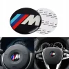 BMW ratt-emblem i M-design – 45mm dekal som lyfter din interiör med äkta motorsportkänsla.