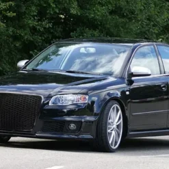 Grill-Audi-A4-B7-RS4-look-honeycomb-i-Blanksvartt