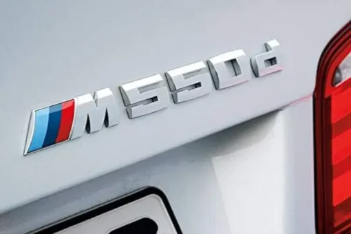 BMW-M550d-emblem-Krom