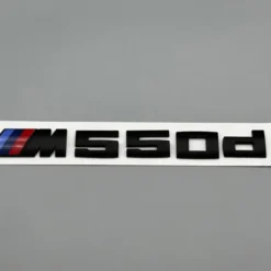 BMW-M550d-emblem-svart
