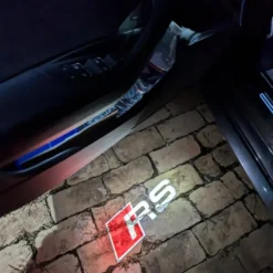 Audi-RS-dörrlampor-dörrbelysning
