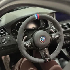 BMW F-serie rattöverdrag i svart mocka med perfekt passform och hög komfort