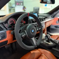 BMW F-serie rattöverdrag i svart mocka med perfekt passform och hög komfort