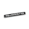 Stilrent Quattro-emblem i svart och silver – perfekt för bilstyling av din Audi med en sportig touch.