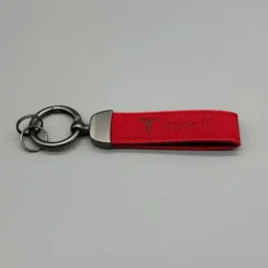 Tesla-Nyckelring-Alcantara-röd