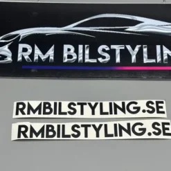 Bildekaler-stickers-RM-Bilstyling-svarta-2-pack