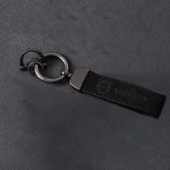 Volvo-nyckelring-alcantara-svart