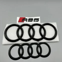 Audi-RS5-Emblem-Ringar-Svarta
