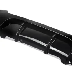 Blanksvart diffuser till BMW E92/E93 – sportig M Performance-look som lyfter bakdelen med stilren och aggressiv design.