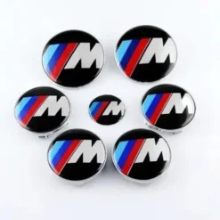 BMW Emblem 7-pack i M-Design – komplett stylingkit för fälgar, ratt, huv och baklucka med sportig ///M-look.
