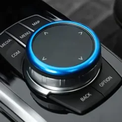 Blå BMW iDrive-ring i aluminium – lyfter interiören med en sportig och elegant touch.