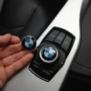 BMW iDrive sticker 29mm – Passar perfekt på iDrive-kontrollratten för en sportig och personlig touch.