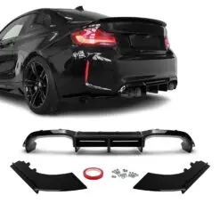 BMW M2 F87 med sportdiffuser monterad – ger ett bredare, mer aggressivt bakparti och optimerat luftflöde.