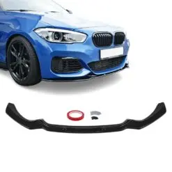 Frontspoiler monterad på BMW 1-serie F20/F21 M Sport LCI som ger bilen en lägre och mer aggressiv front.