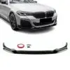 Blanksvart V2 frontläpp för BMW G30/G31 Facelift som ger bilen en aggressiv front och förbättrad aerodynamik.