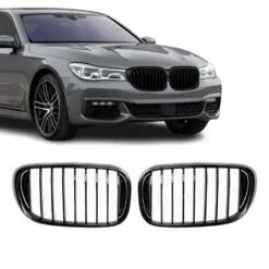Blanksvarta singelribbade grillar på BMW 7-serie G11/G12 som ger en stilren och modern frontdesign.