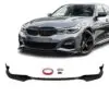 Blanksvart Performance Frontläpp för BMW G20/G21 2018-2022, aerodynamisk design som ger bilen ett aggressivt och stilrent utseende.