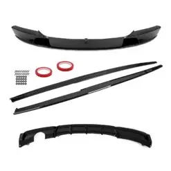Blanksvarta Performance Kit‑detaljer på BMW 3‑serie F30/F31 316–320 som ger bilen ett sportigare, mer aggressivt och exklusivt utseende.