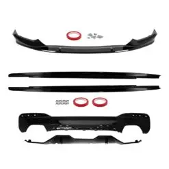 Blanksvart Performance kit för BMW G30/G31 2017–2021 som ger bilen en sportig och aggressiv design samt förbättrad aerodynamik.
