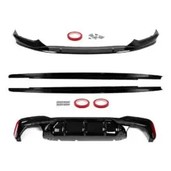 Blanksvart M5 Performance kit för BMW G30/G31 2017–2021 som ger bilen en aggressiv sportlook och förbättrad aerodynamik.
