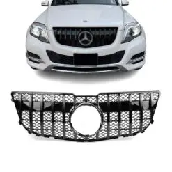 Sportig GTR grill monterad på Mercedes GLK X204 (2012–2015) som ger bilen ett aggressivt och exklusivt utseende.
