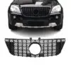 GTR grill till Mercedes ML W164 Facelift (2008–2011) som ger bilen en sportig, modern och mer aggressiv frontdesign.