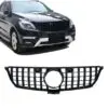Blanksvart GTR grill till Mercedes ML W166 (2011–2015) som ger bilen en sportig, modern och aggressiv frontdesign.
