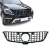 Kromad GTR grill till Mercedes ML W166 (2011–2015) som ger bilen en elegant, sportig och exklusiv frontdesign.