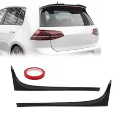 Blanksvart spoiler set till VW Golf MK7 (2013–2019) som ger bilen en sportig, stilren och aggressiv bakprofil.