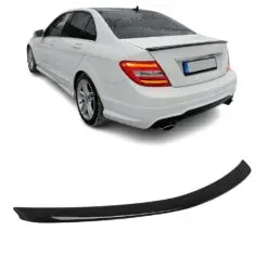 Spoilervinge i blanksvart för Mercedes C-Klass W204 Sedan – sportig design som förbättrar aerodynamik och bilens stil.