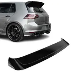 Blanksvart Batman Style takspoiler till VW Golf MK7 som ger bilen en sportig, aggressiv och unik bakprofil.