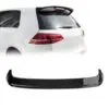 Blanksvart takspoiler till VW Golf MK7 Hatchback (2013–2019) som ger bilen en sportig, stilren och aggressiv bakprofil.