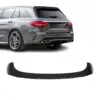 C63-inspirerad takvinge i blanksvart monterad på Mercedes S205 C-Klass Touring för ett aggressivt och sportigt utseende.